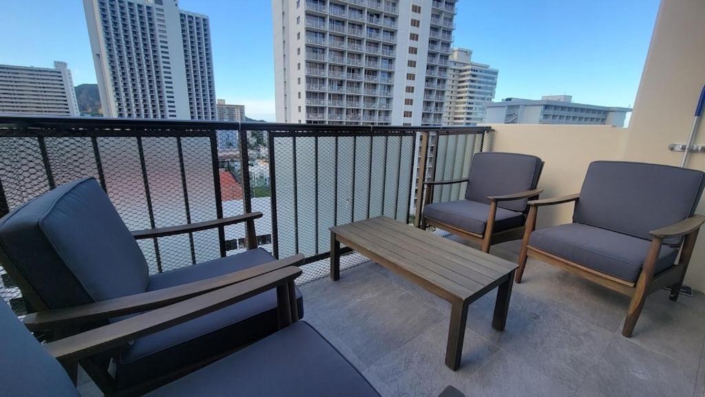 Waikiki Condo 2 Bedrooms 2 Bathrooms With 1 Free Parking Space Honolulu Buitenkant foto