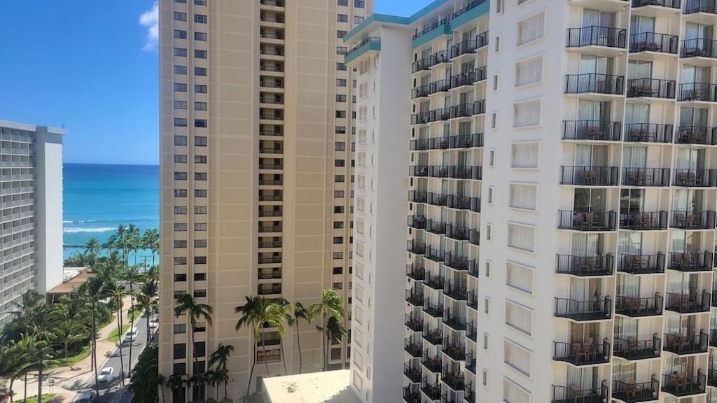 Waikiki Condo 2 Bedrooms 2 Bathrooms With 1 Free Parking Space Honolulu Buitenkant foto
