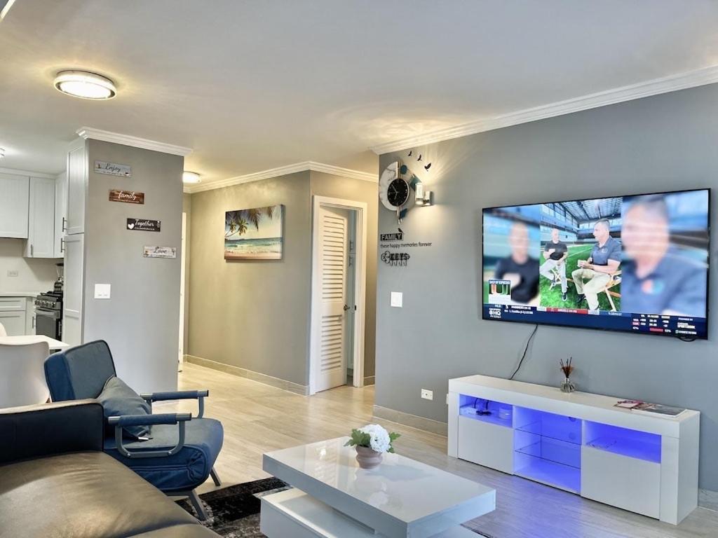 Waikiki Condo 2 Bedrooms 2 Bathrooms With 1 Free Parking Space Honolulu Buitenkant foto